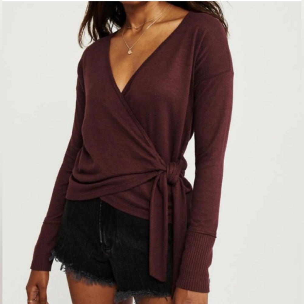 Abercrombie cozy wrap top